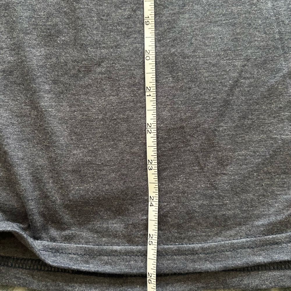 NWOT LRG T-shirt Size Small - Picture 2 of 5